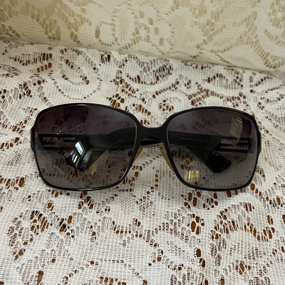 Fendi, FS466R 63#15 125 Sunglasses with Rhinestones - Picture 5 of 12